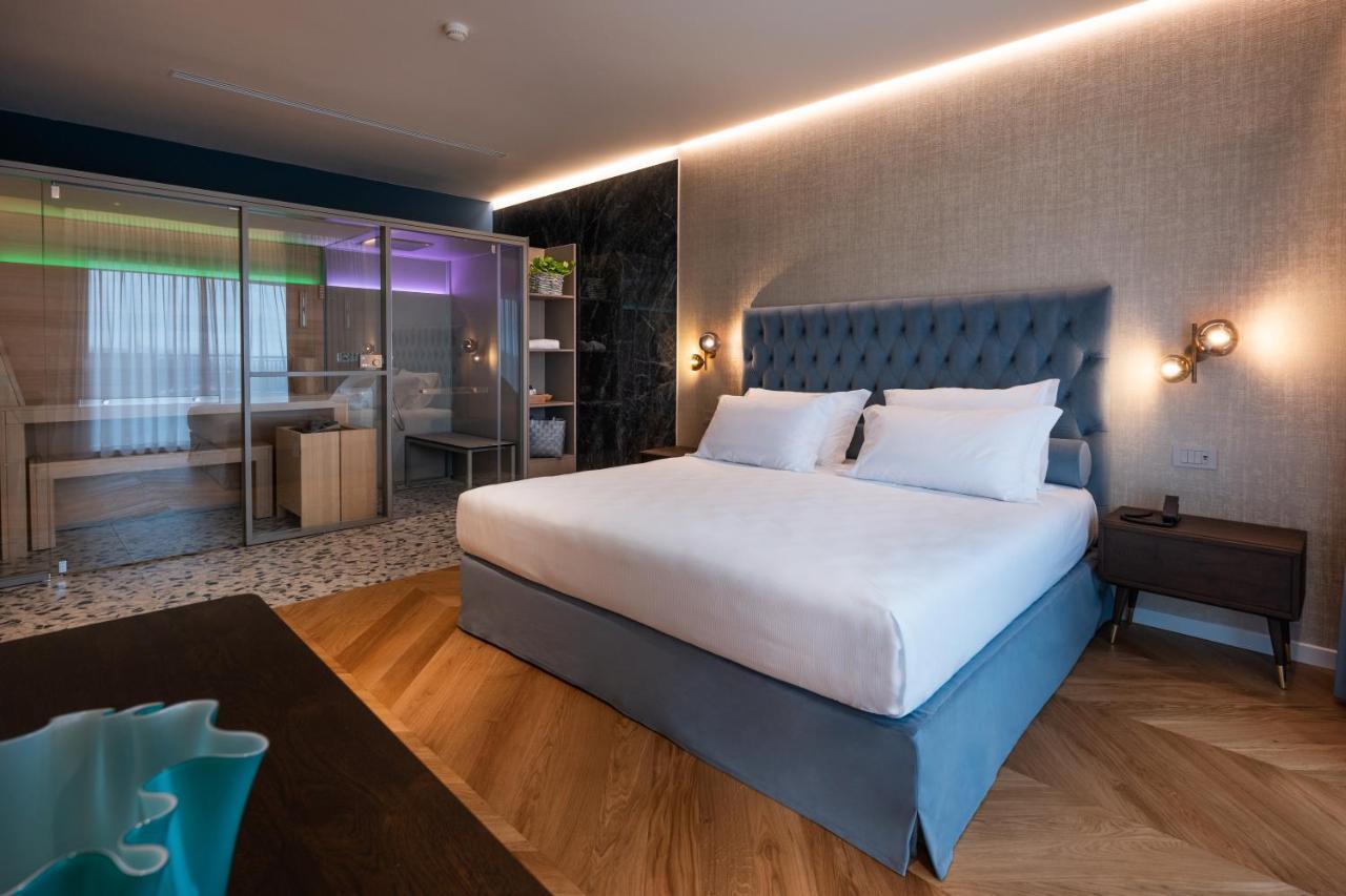 Savoy Beach Hotel & Thermal Spa Bibione Eksteriør bilde Deluxe room