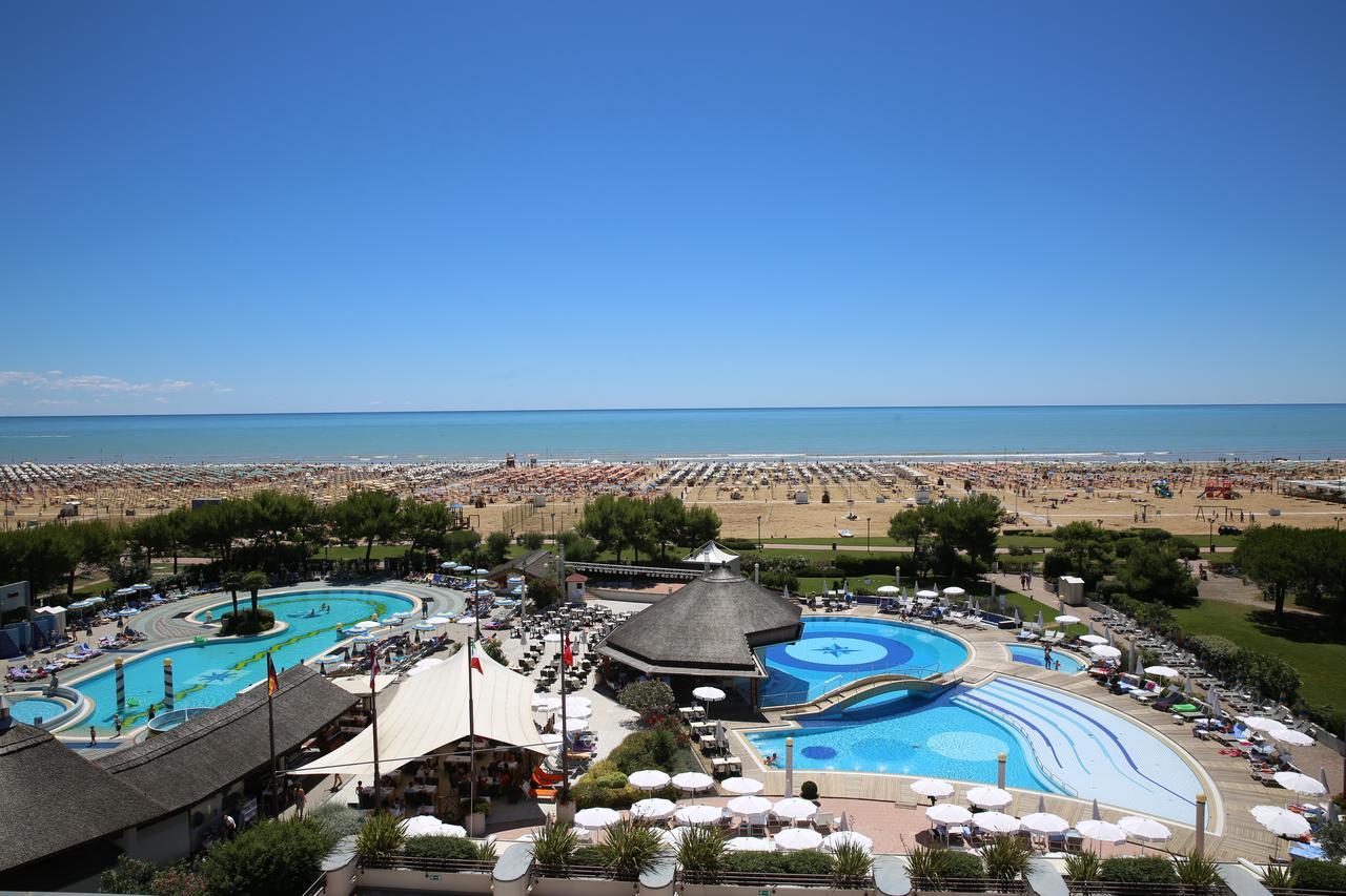 Savoy Beach Hotel & Thermal Spa Bibione Eksteriør bilde The beach of Bibione