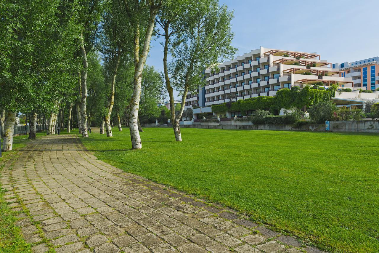 Savoy Beach Hotel & Thermal Spa Bibione Eksteriør bilde The campus